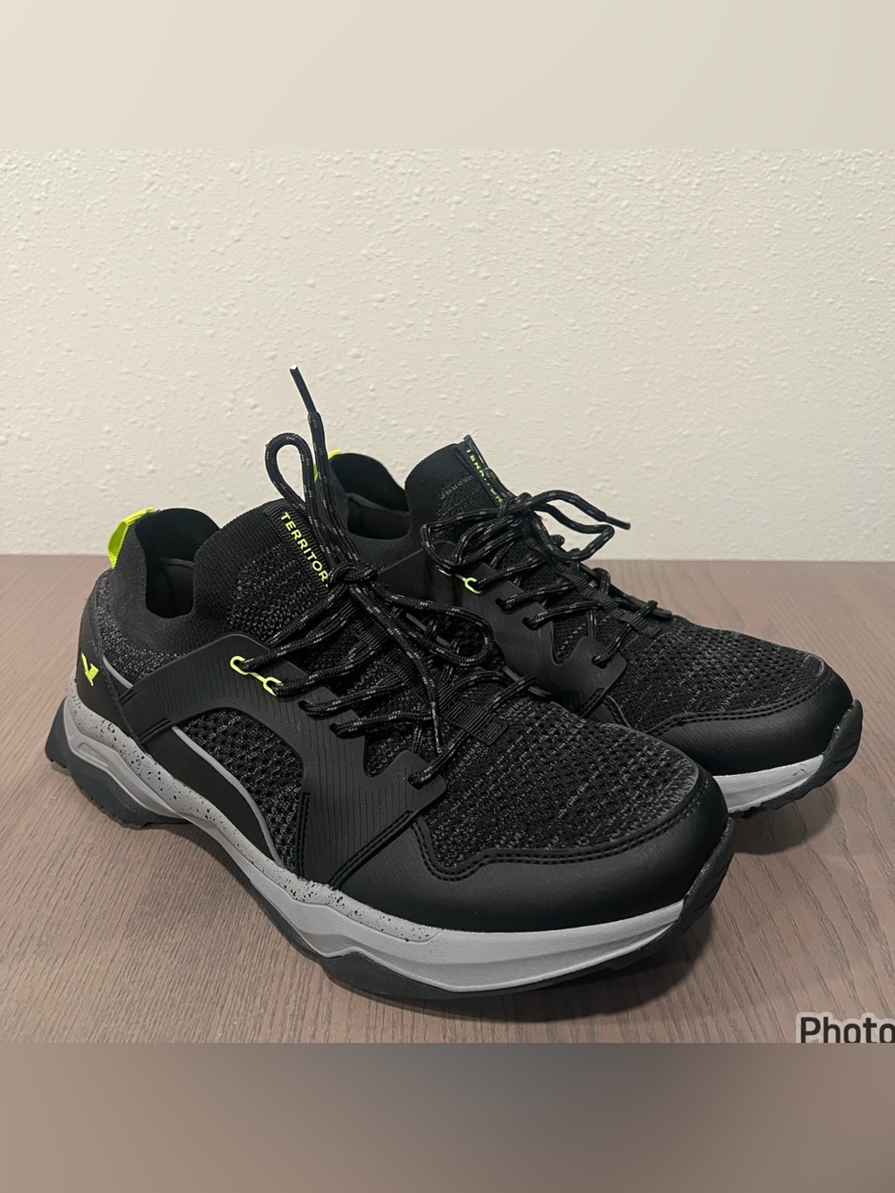 SIZE 10 TERRITORY YOSEMITE WATER RESISTANT KNIT TRAIL HIKING SHOES